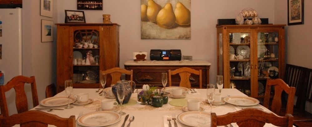Phoenix House B&B Stettler Bagian luar foto