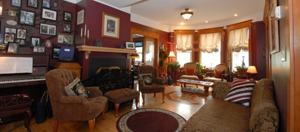 Phoenix House B&B Stettler Bagian luar foto